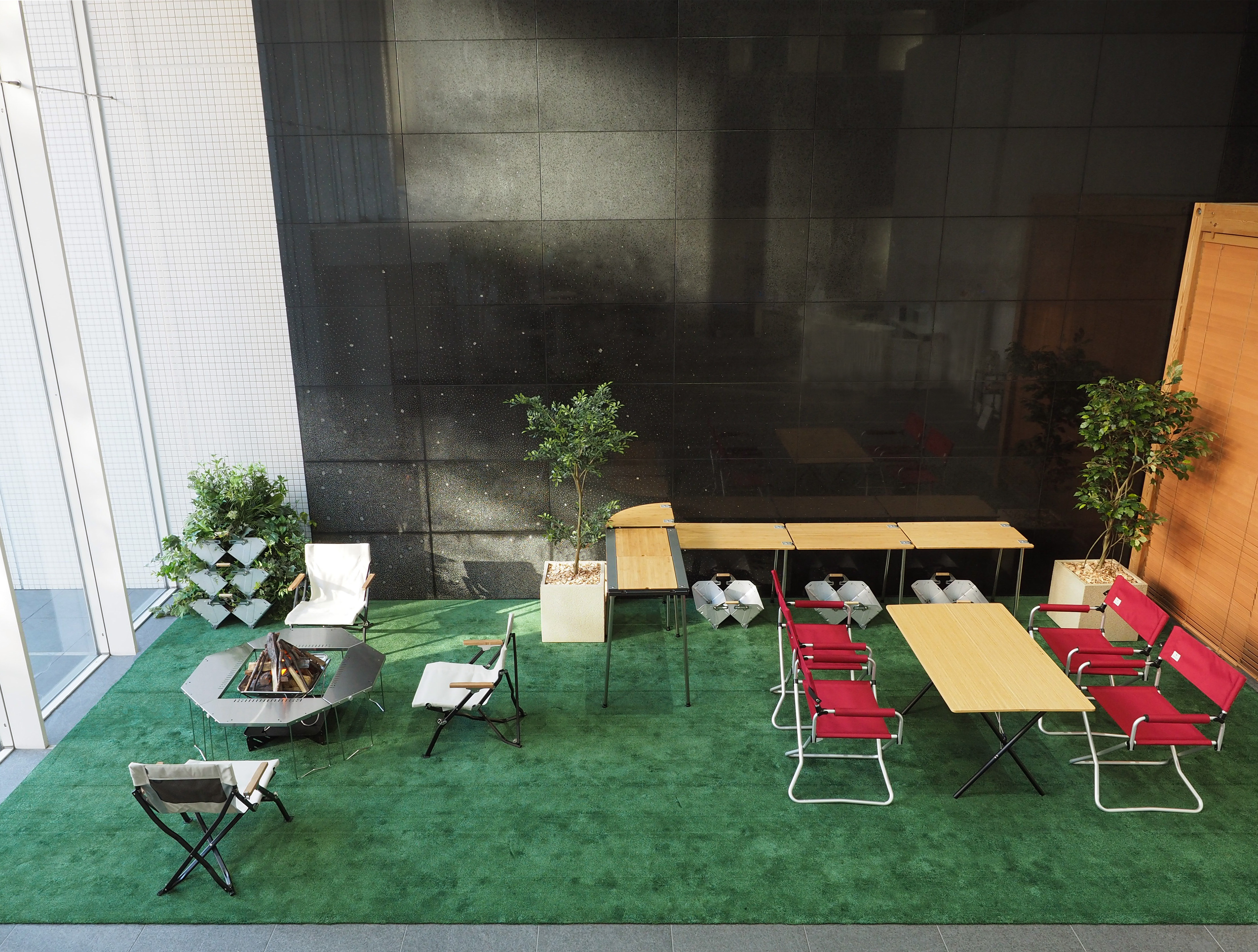 紙の人工芝「ペーパーターフ」をオフィス空間に
