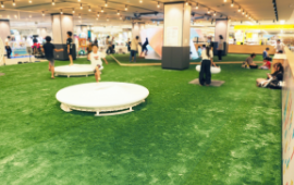 ASOBLE イオン相模原店に300平米のOJO⁺ペーパーターフが敷設されました