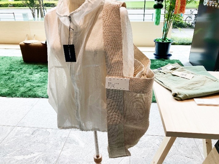 紙糸「OJO⁺」の製品、「modo-cell®」の食器、竹紙